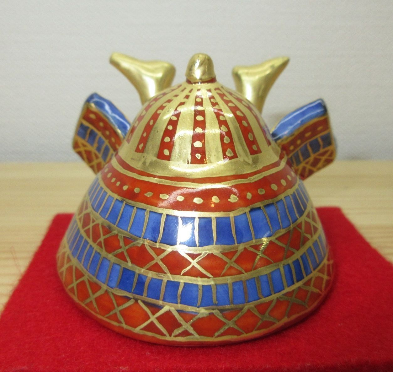 送料込【逢絢亭・新品】茶道具 蓋置 京焼 金襴手 兜の形 平安昭阿弥 共
