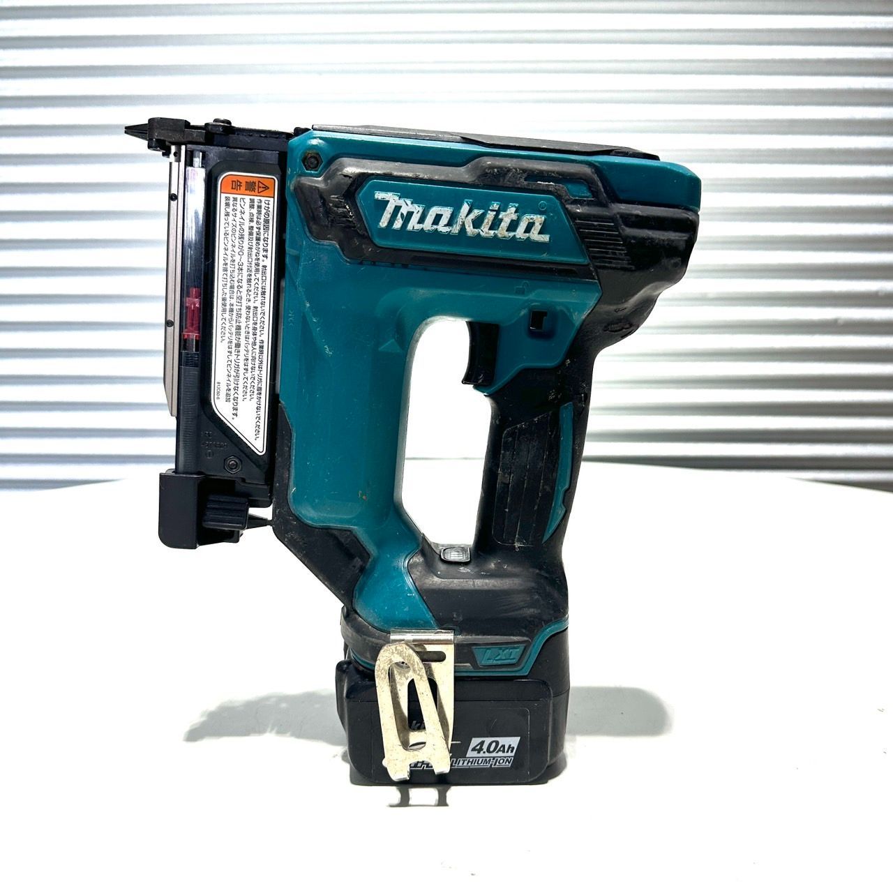 中古 makita マキタ 充電式ピンタッカ PT352D 14.4V 動作確認済み 電動工具