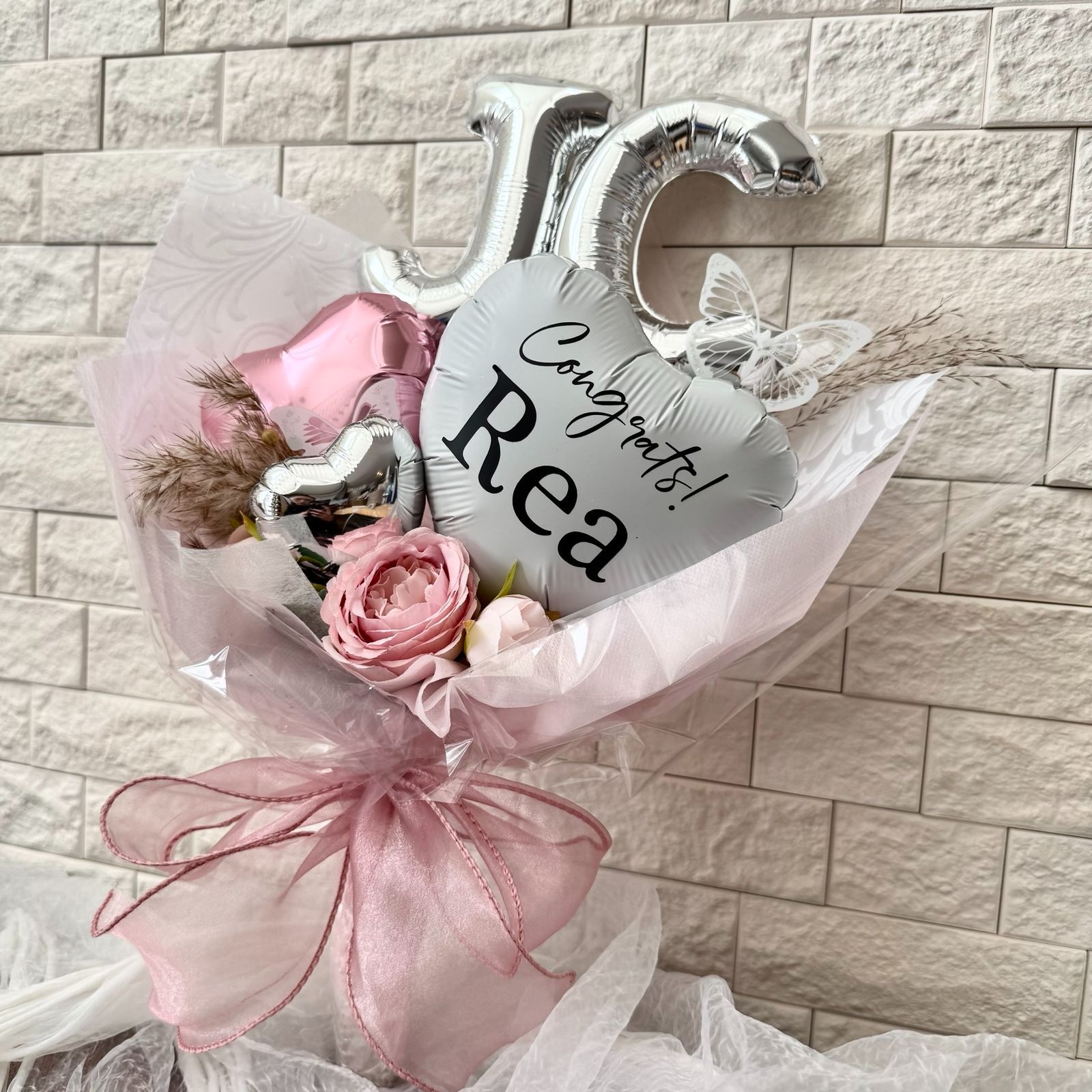 M字　JS　無修正 JK.JC.JS選べる！卒業、入学のお祝いに❤︎お色指定&文字入れ無料❤︎アルファベット入りバルーンブーケＭサイズ - メルカリ