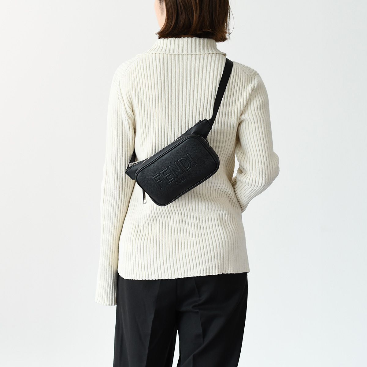 フェンディ 7VA605 AMAC ウエストバッグ