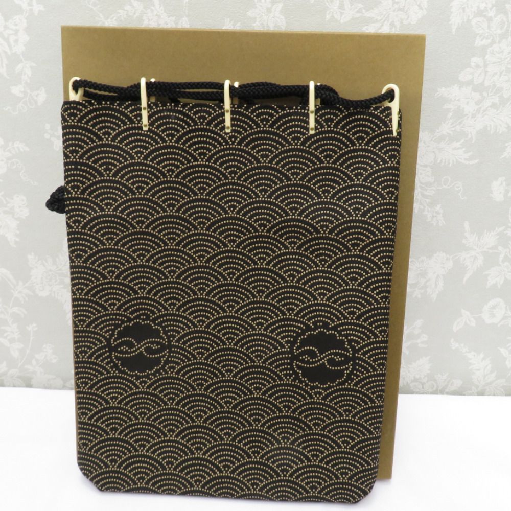 新品　印傳屋　合切袋　巾着バッグ　「鶴銀杏」紋様　甲州印伝　箱付き 新品印傳屋合切袋巾着バッグ「鶴銀杏」紋様甲州印伝箱付き