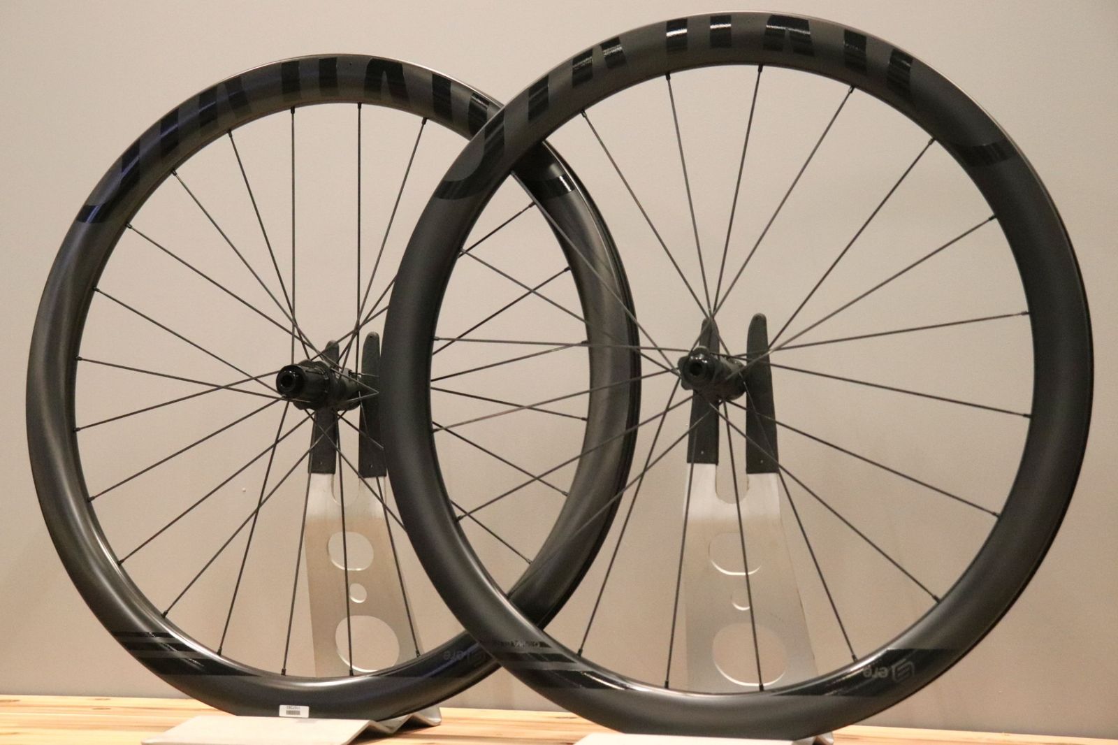 エレリサーチ ERE RESEARCH オムニア OMNIA CLR45 DISC シマノ11S 12S カーボン チューブレスレディ ホイールセット 21C 仙台店