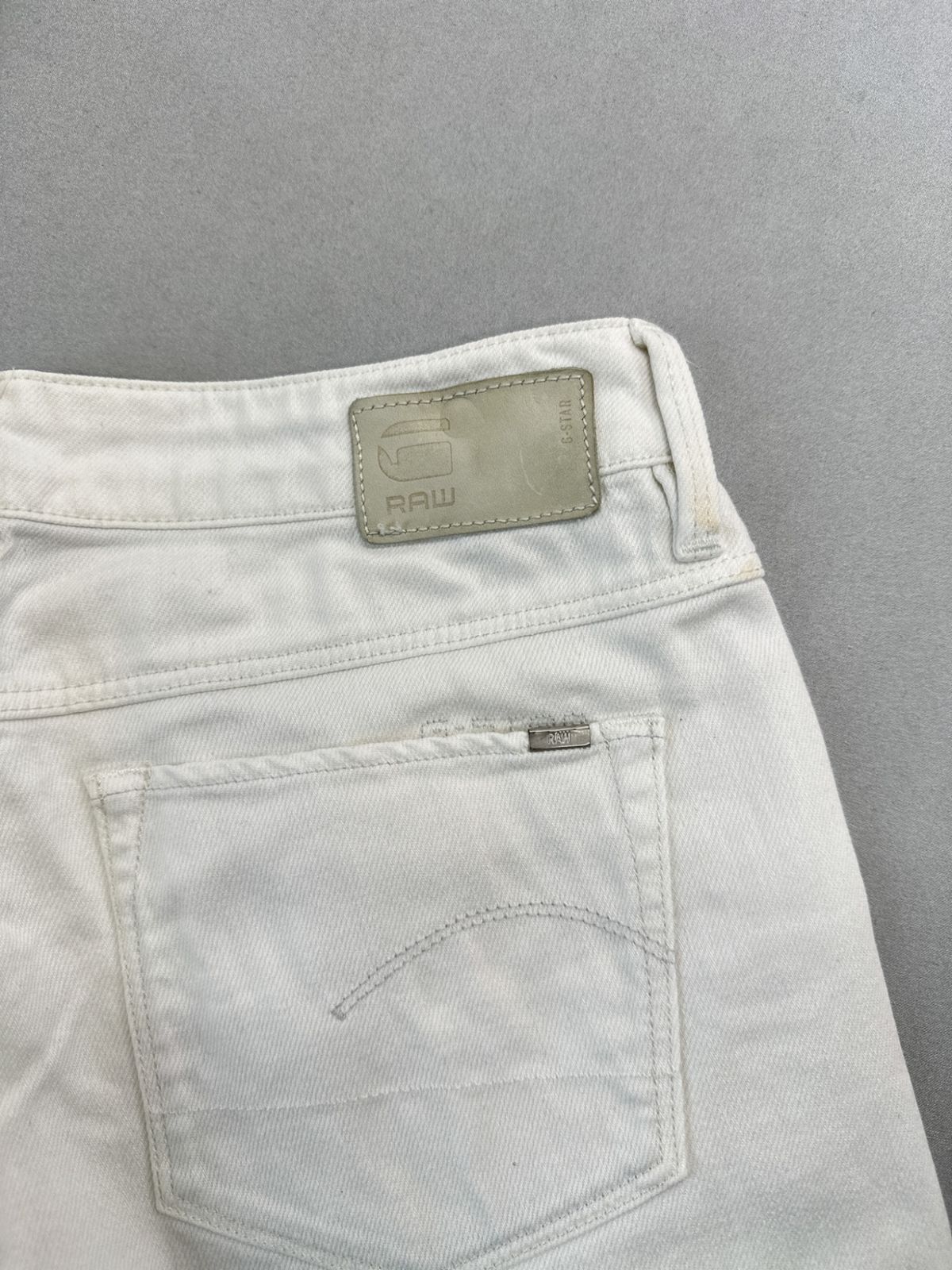 人気   G-STAR RAW ジースターロウ デニムパンツ 無地 ホワイト系     メンズ サイズ W25 L32  6 衣B