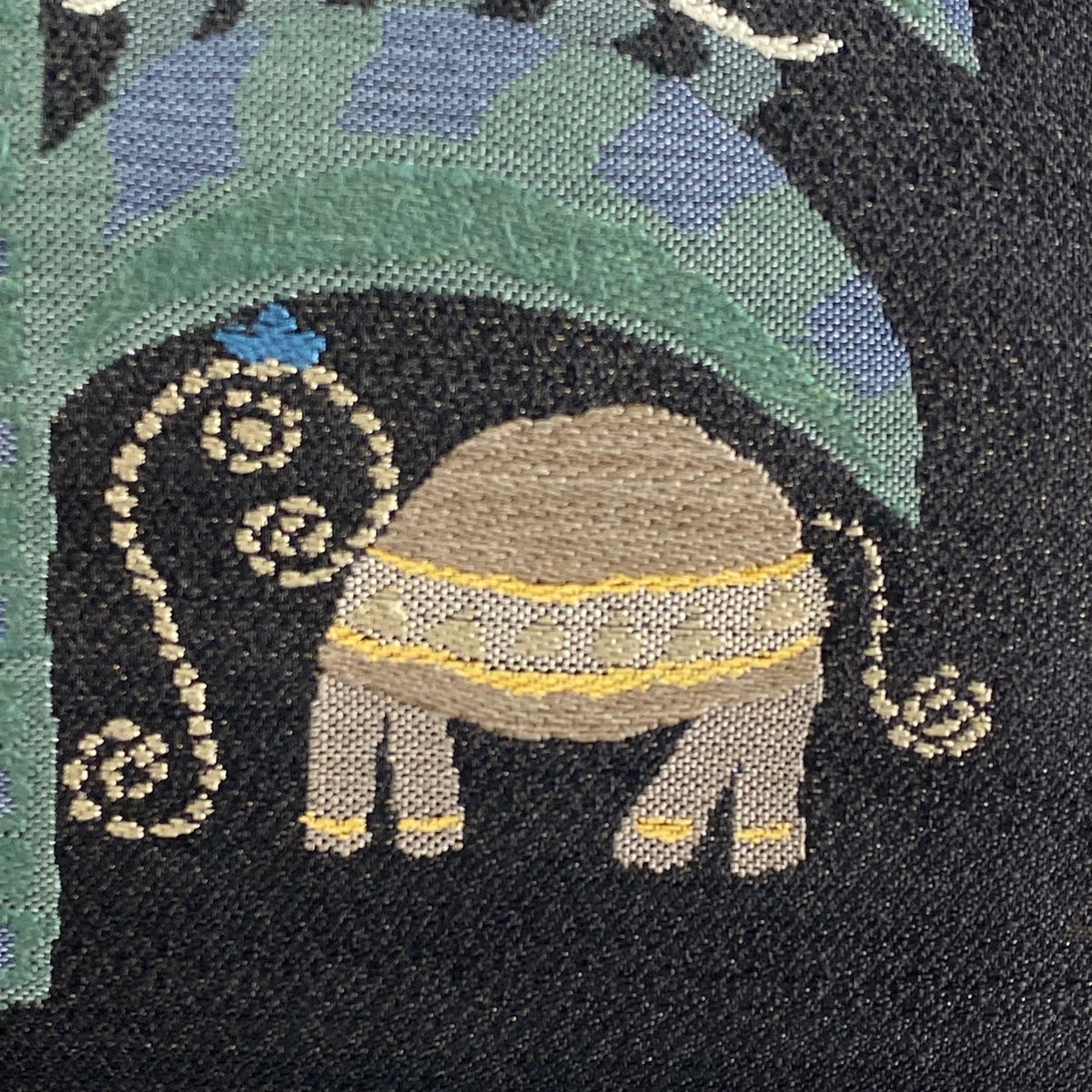 名古屋帯 秀品 鈴乃屋 草花 動物 箔 墨色 正絹