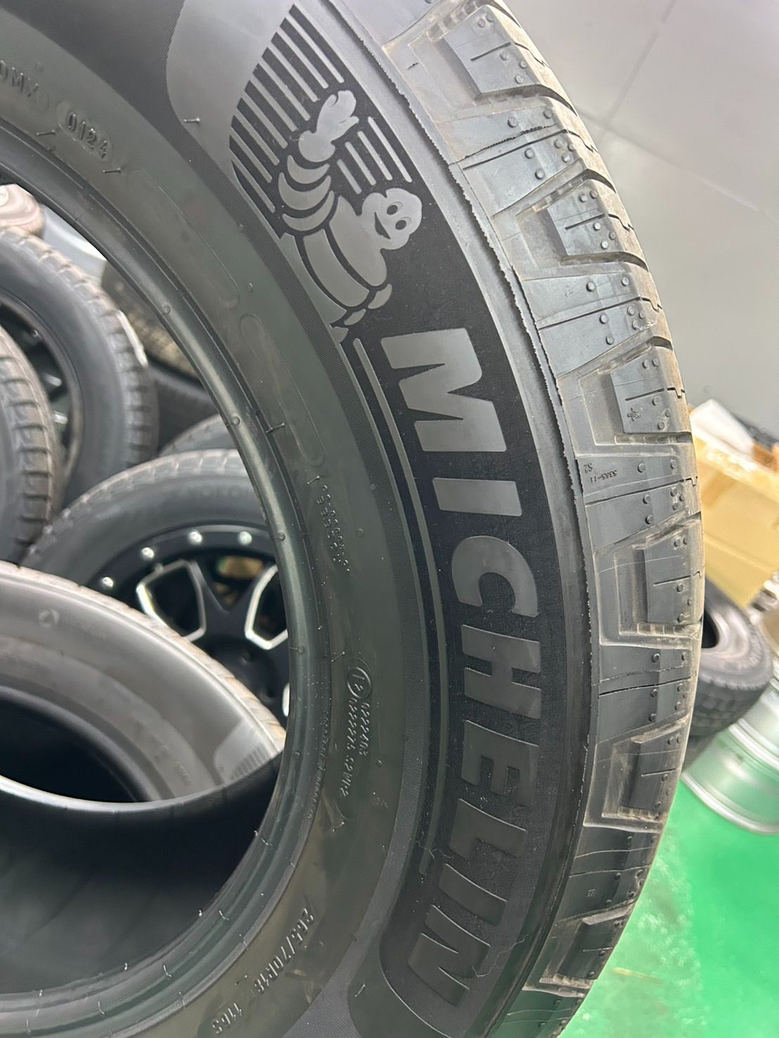 MICHELIN LTX TRAIL 265/70R18 116S サマータイヤ 4本セット 残