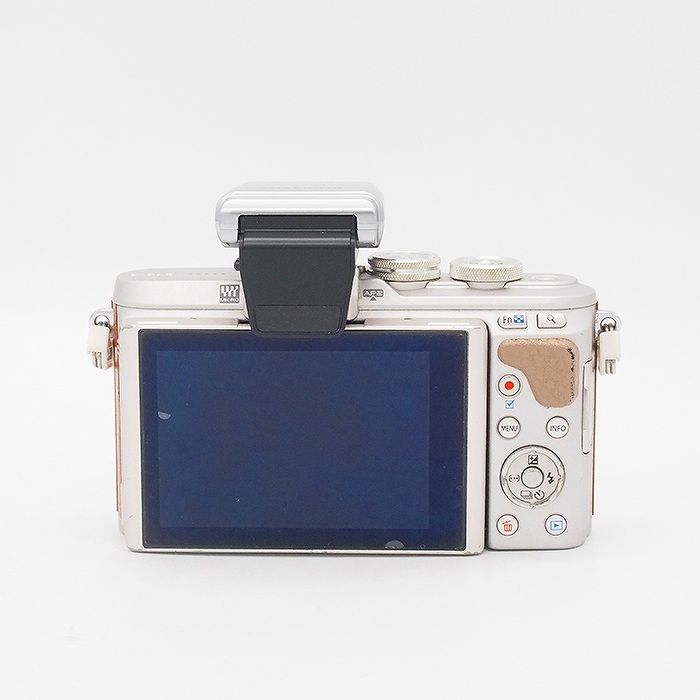 中古】(オリンパス) OLYMPUS E-PL8 ブラウン ※ボディ・バッテリーノミ  