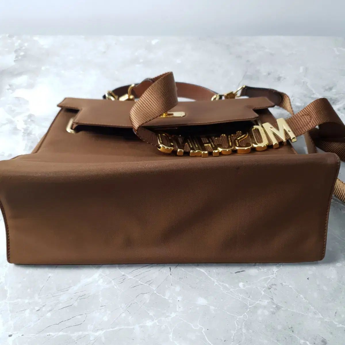 Moschino(モスキーノ) レッドウォール トートバッグ ショルダー