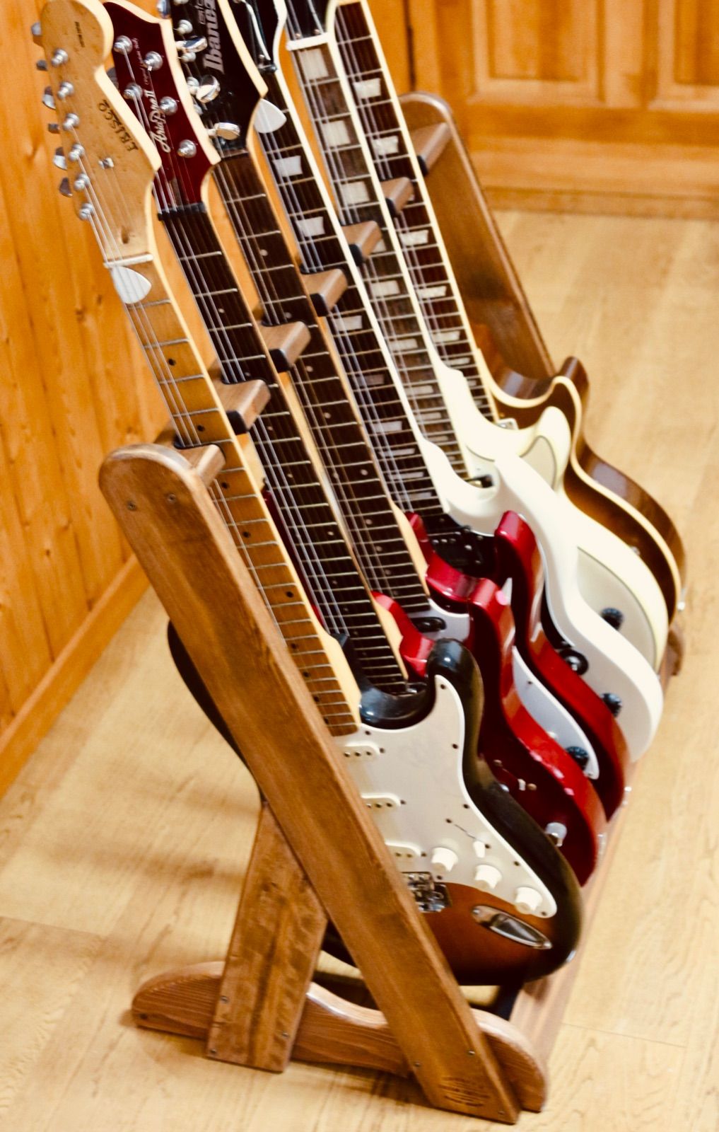 【24時間以内に発送】手作り木工　木製ギタースタンド （古材）６本掛けハンドメイド