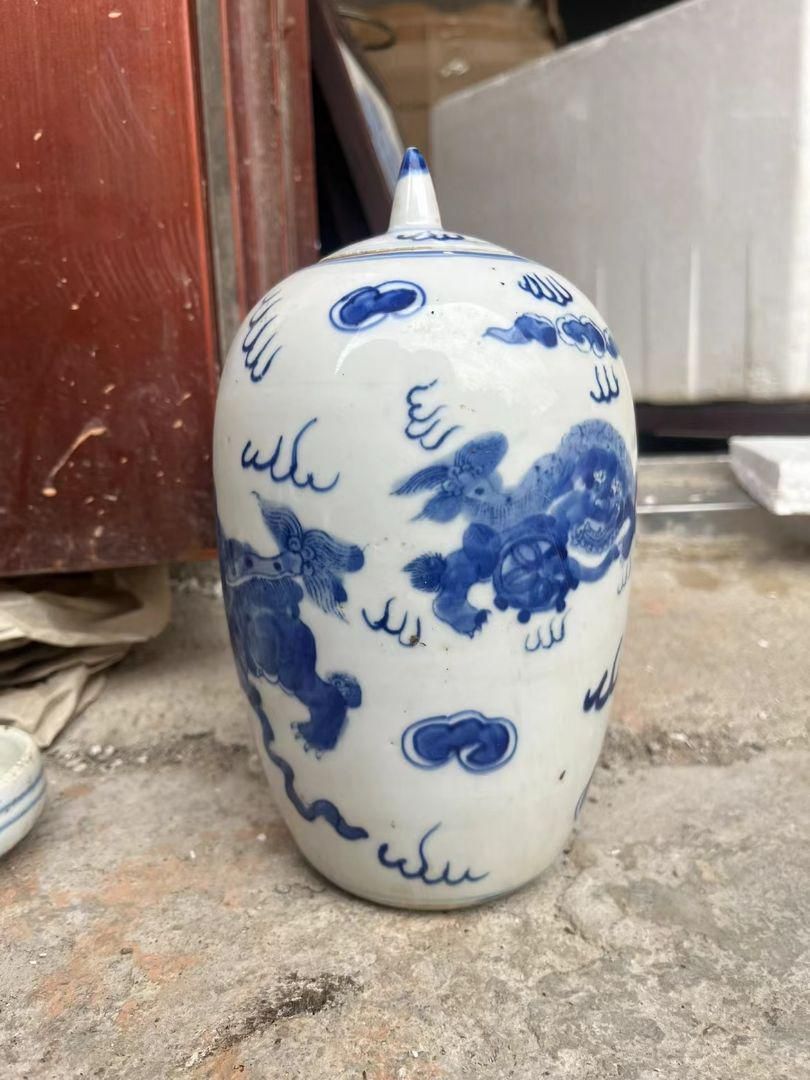 中国美術 磁器 青花獅子毬冬瓜壇  工芸品美術品 置物 中国美術 青花獅子毬冬瓜壇 景徳鎮 陶磁器 装飾品 現代工芸品