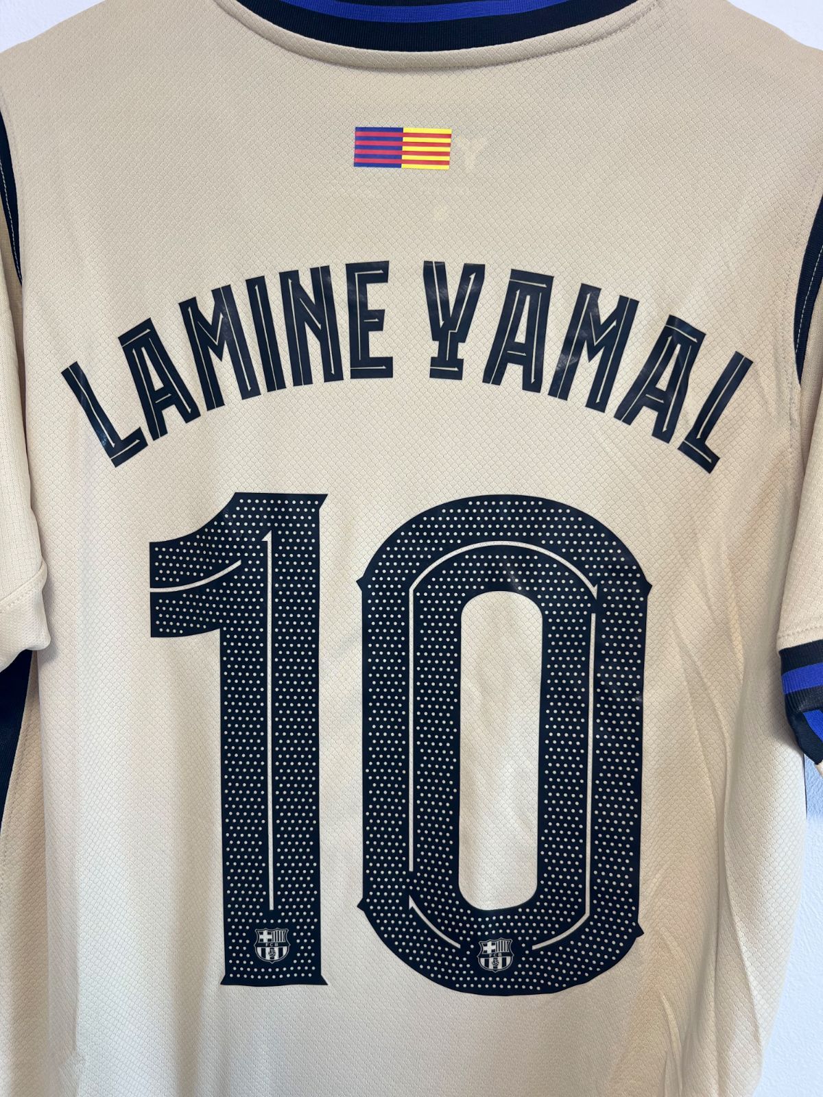 バルセロナ×コービー連名特別仕様ユニフォーム 10番ヤマル L バルセロナ×コービー連名特別仕様ユニフォーム 10番ヤマル Lの