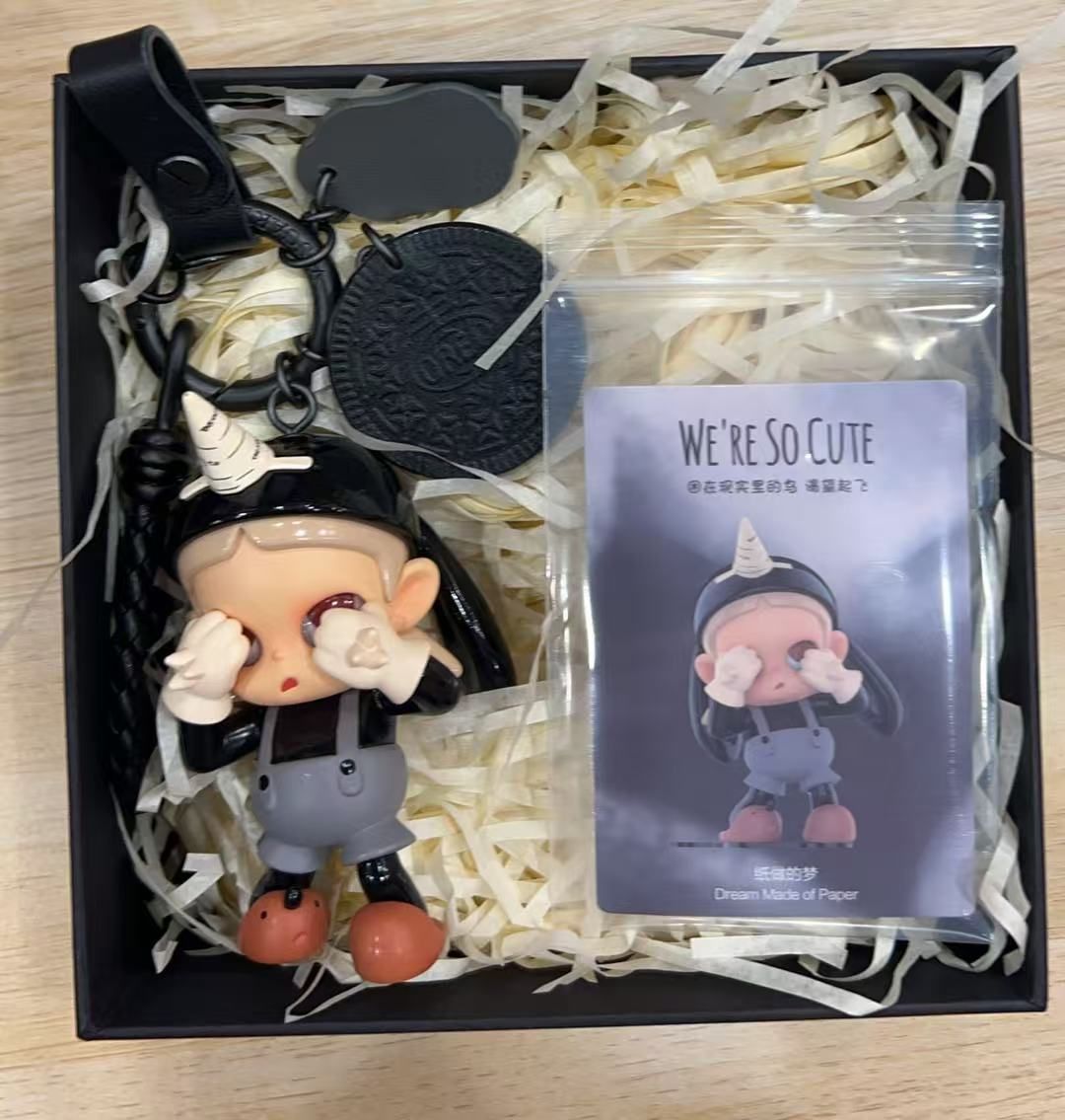 POP MART Zsiga 紙製の夢 ブラック フィギュア キーホルダー