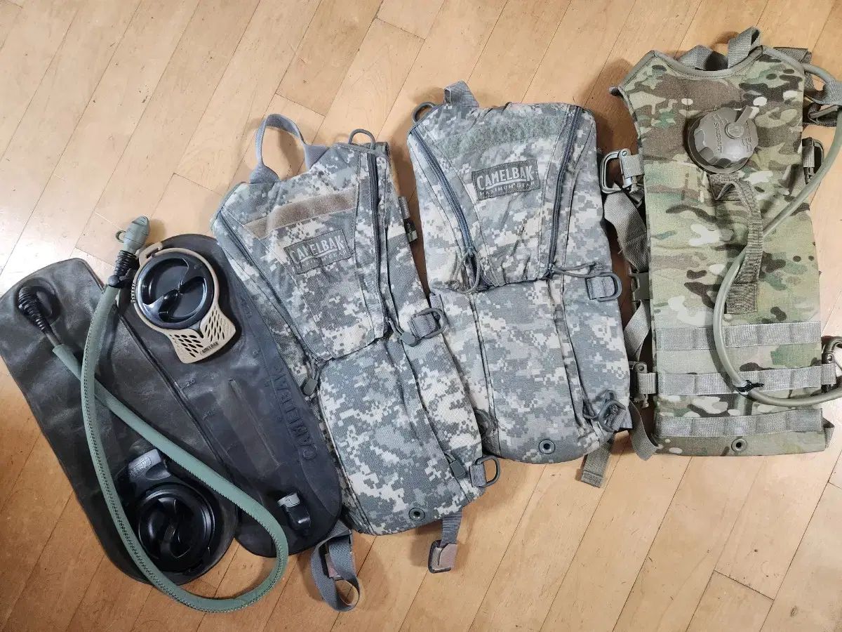 キャメルバッグ 3 リットル 米軍 ミリタリー バッグ 犬