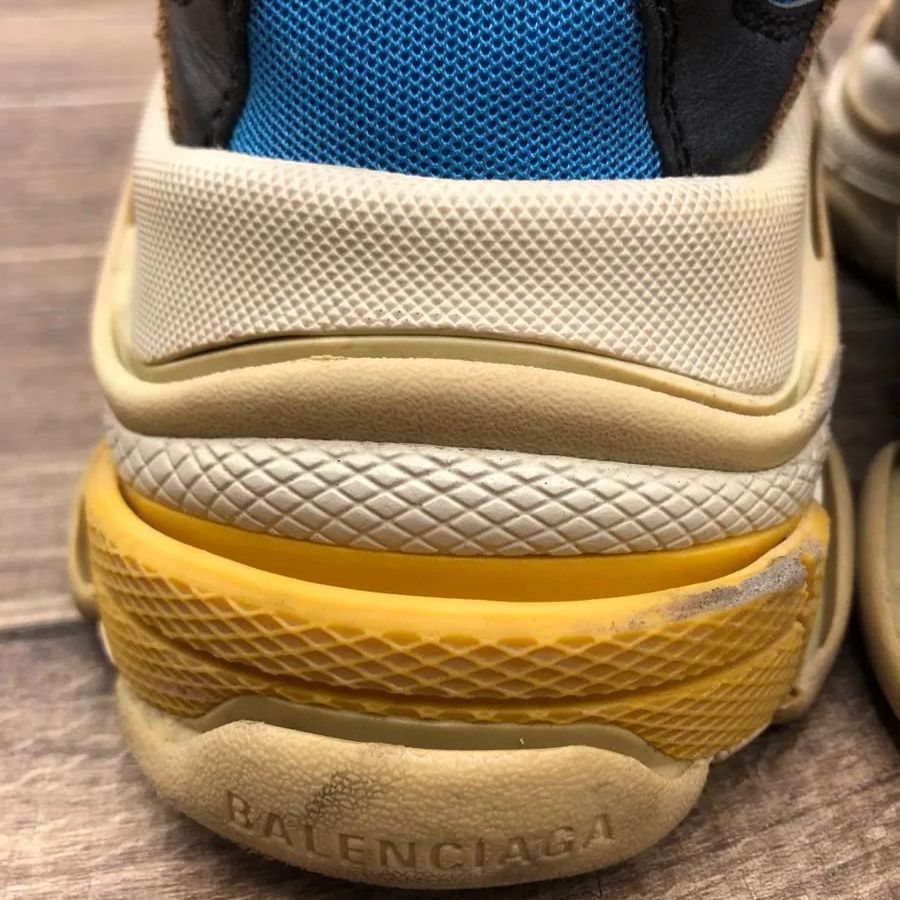 BALENCIAGA TRIPLE S   バレンシアガ　トリプルS　スニーカー　ダッドスニーカー  マルチカラー 27cm　　41
