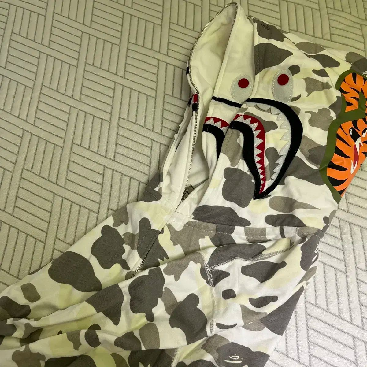 A BATHING APE(アベイシングエイプ) ダブルシャーク ジップアップ 