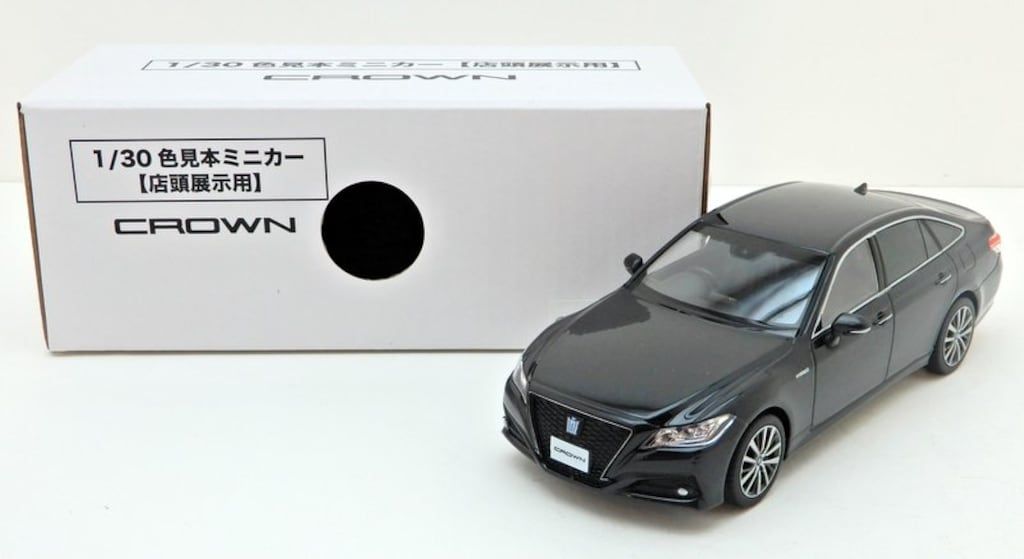 CROWN 1/30 ミニカー 店頭展示用 Amazon.co.jp: トヨタクラウン220系