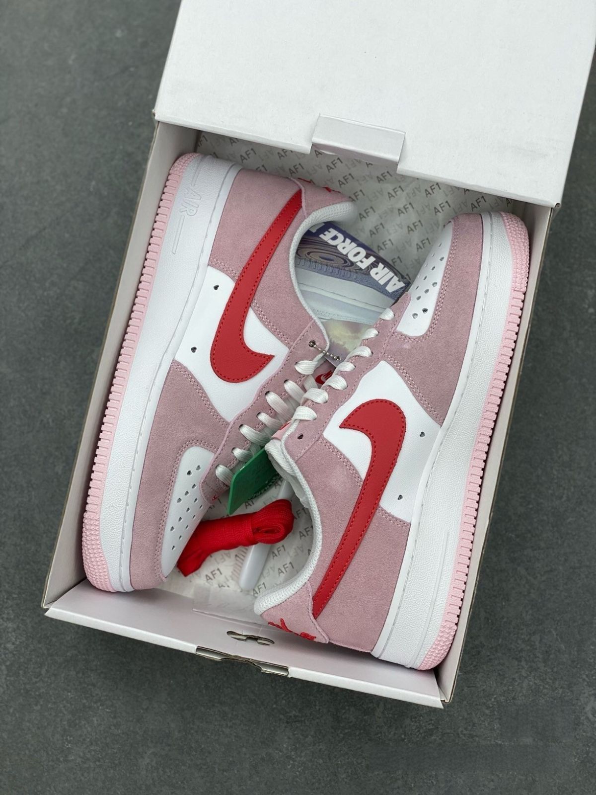 大特価?新品箱付 未使用 NIKE AIR FORCE 1 '07 QS “valentines