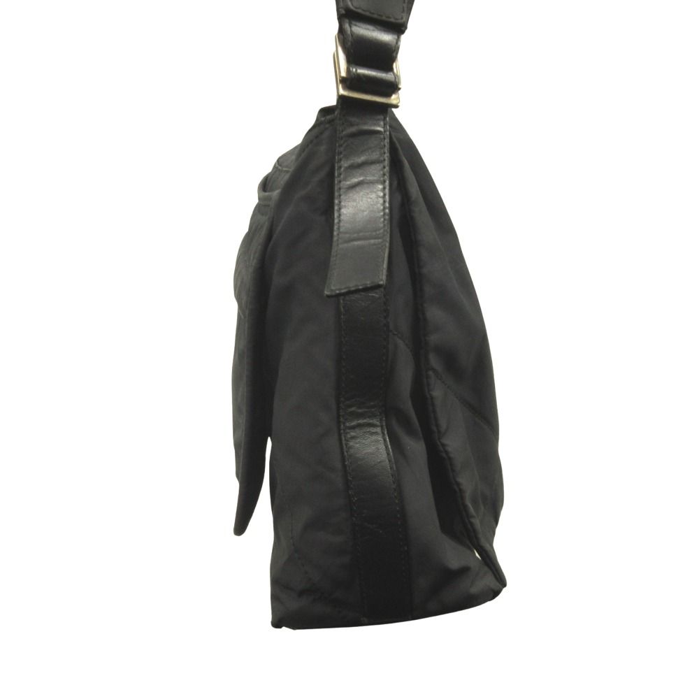 美品 サルヴァトーレフェラガモ ショルダーバッグ ナイロン レザー Salvatore Ferragamo - サルヴァトーレフェラガモ ナイロン