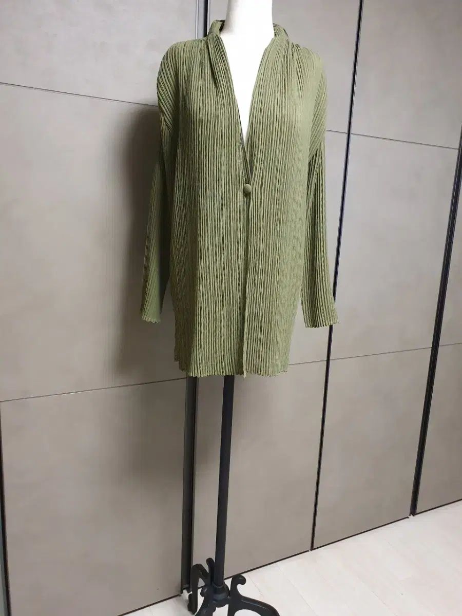 オリーブ プリーツ