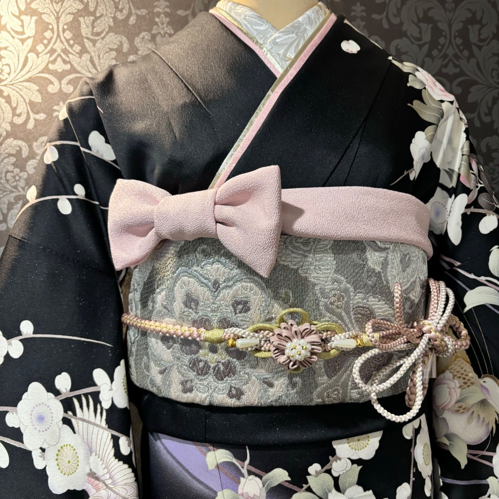 美品　手描き　作家物　銀通し　牡丹　黒地　逸品　振袖　フルセット 振り袖 美品 手描き 作家物 銀通し 牡丹 黒地 逸品 振袖 フルセット