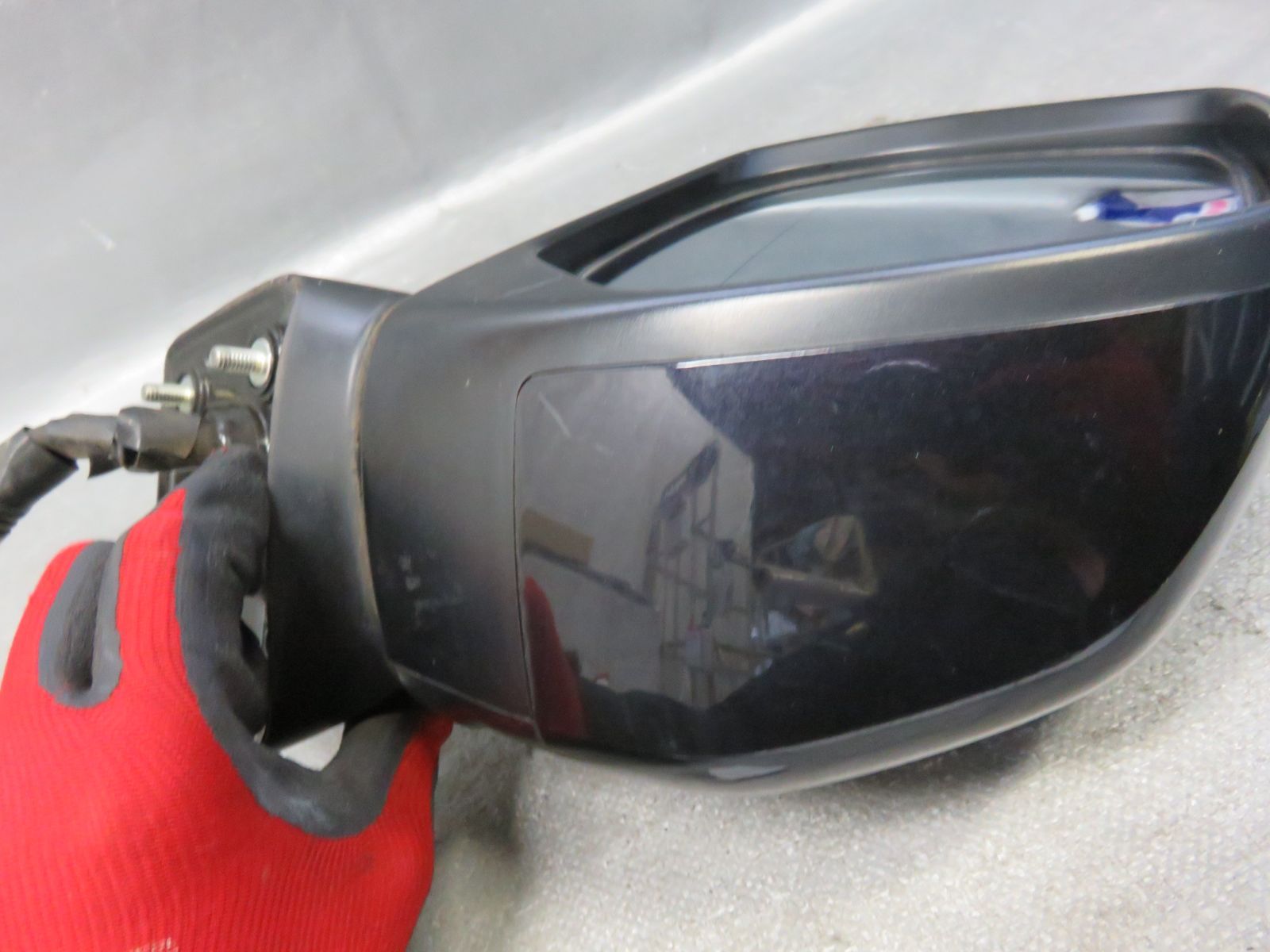 サイドミラー 左前