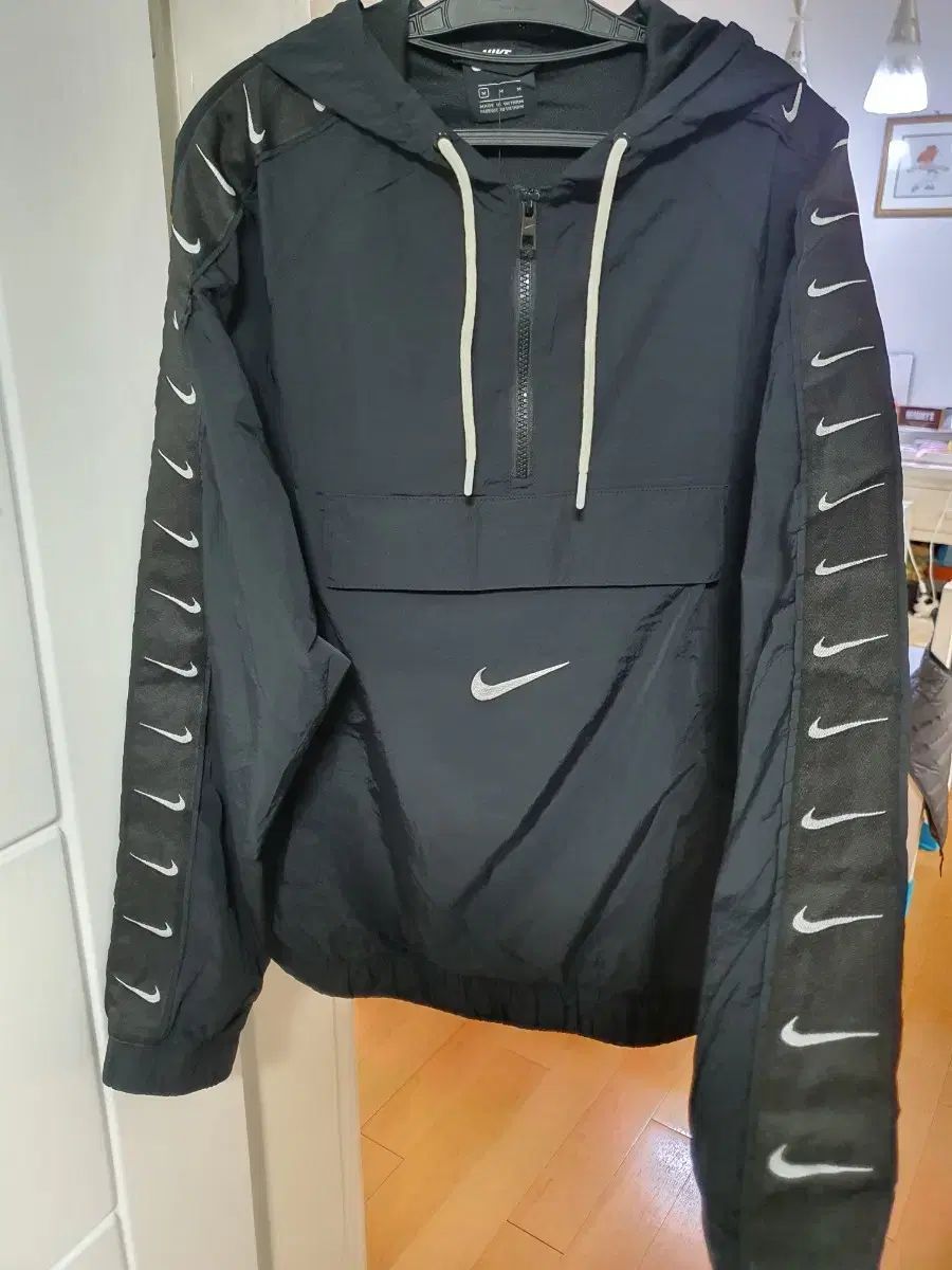 NIKE ナイキ スウッシュ ウーブン アノラック 黒