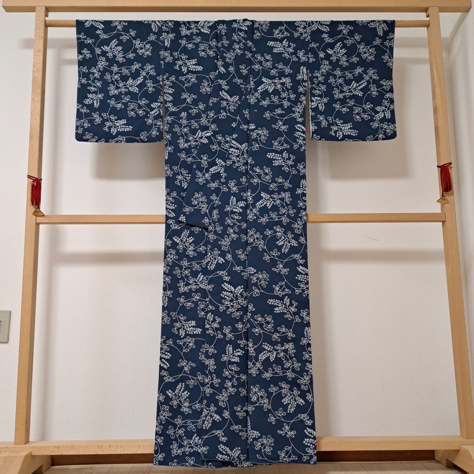 秋におすすめ◇流水に萩と桔梗 小紋 正絹 ホワイト 秋におすすめ◇流水に萩と桔梗 小紋 正絹 ホワイト - メルカリ