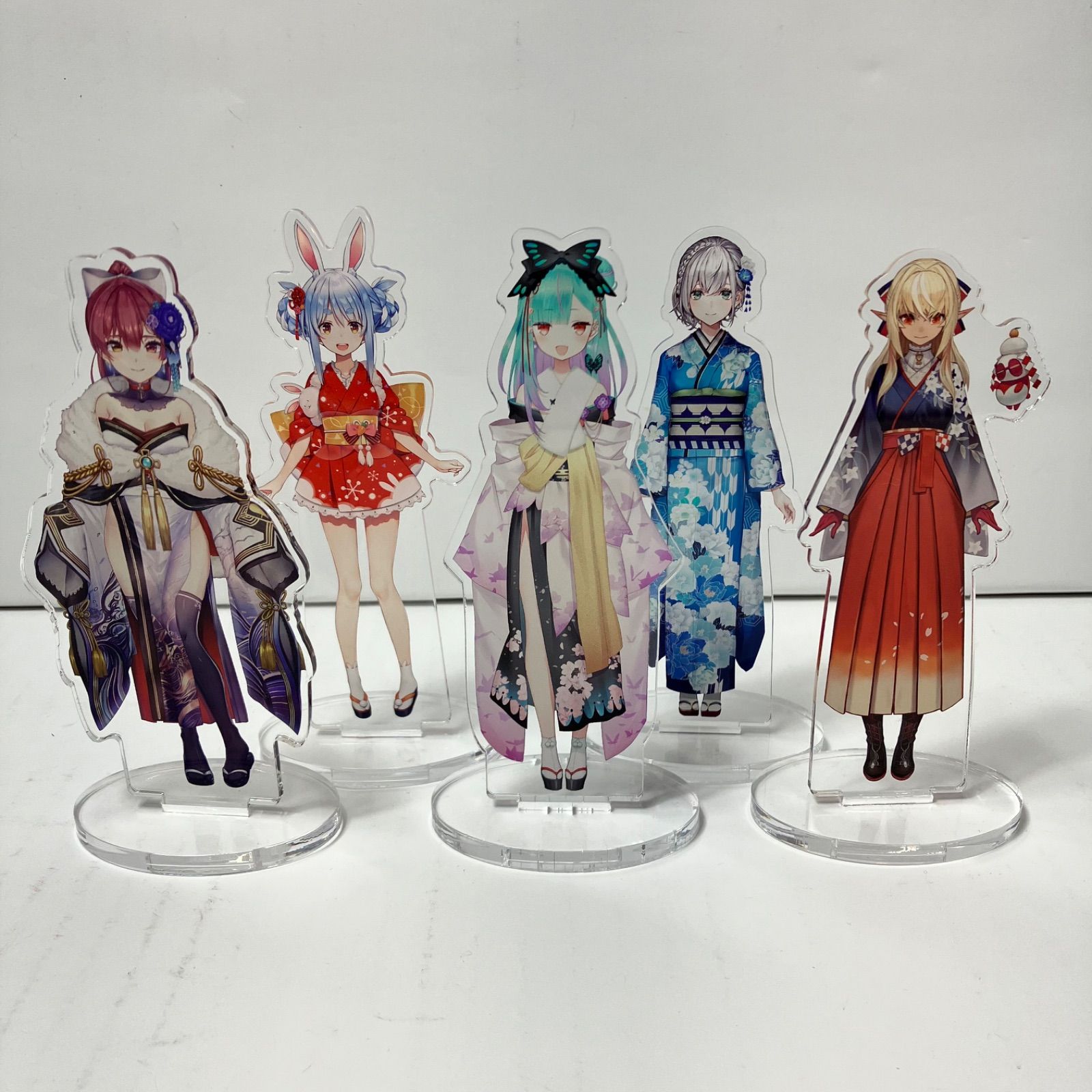 瀬戸店 ホロライブ 正月衣装 アクリルスタンド 3期生セット 宝鐘マリン 兎田ぺこら 潤羽るしあ 不知火フ 白銀ノエル アクスタ 718-4379