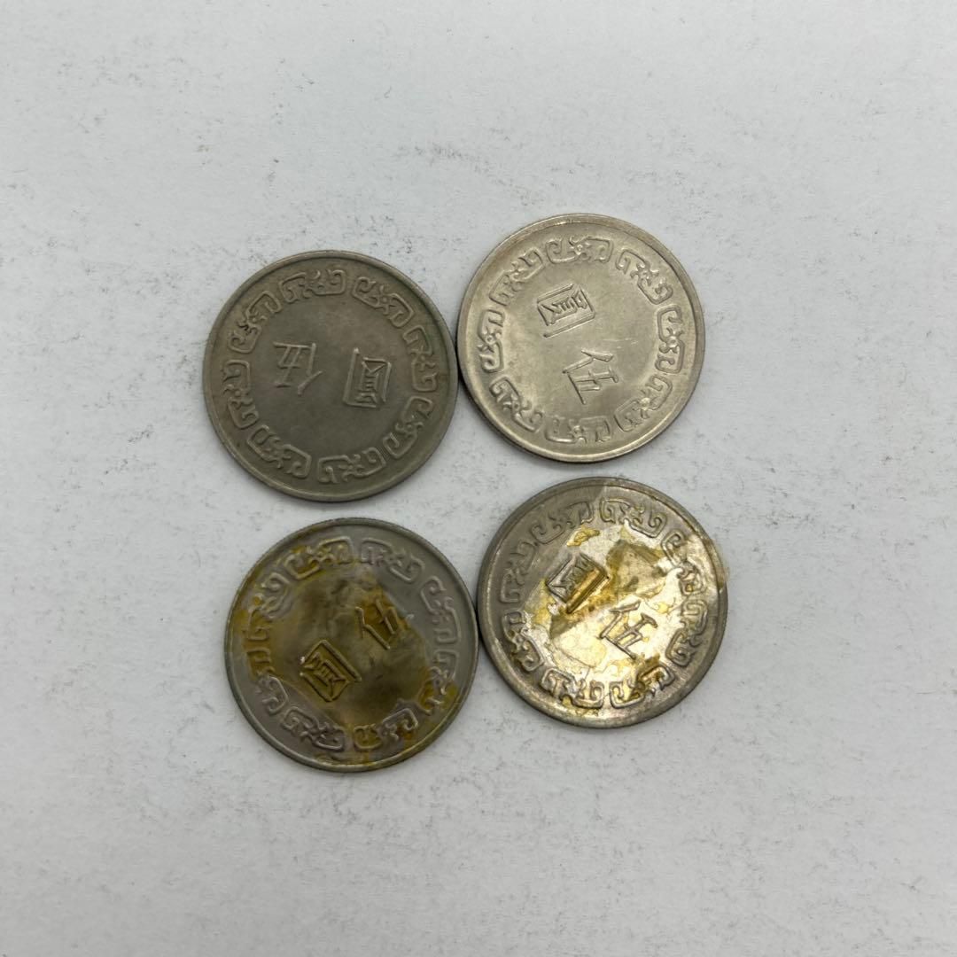 新1円銀貨 大型 明治11年 十一年 M11 一圓 一円 特年 古銭 修正品？