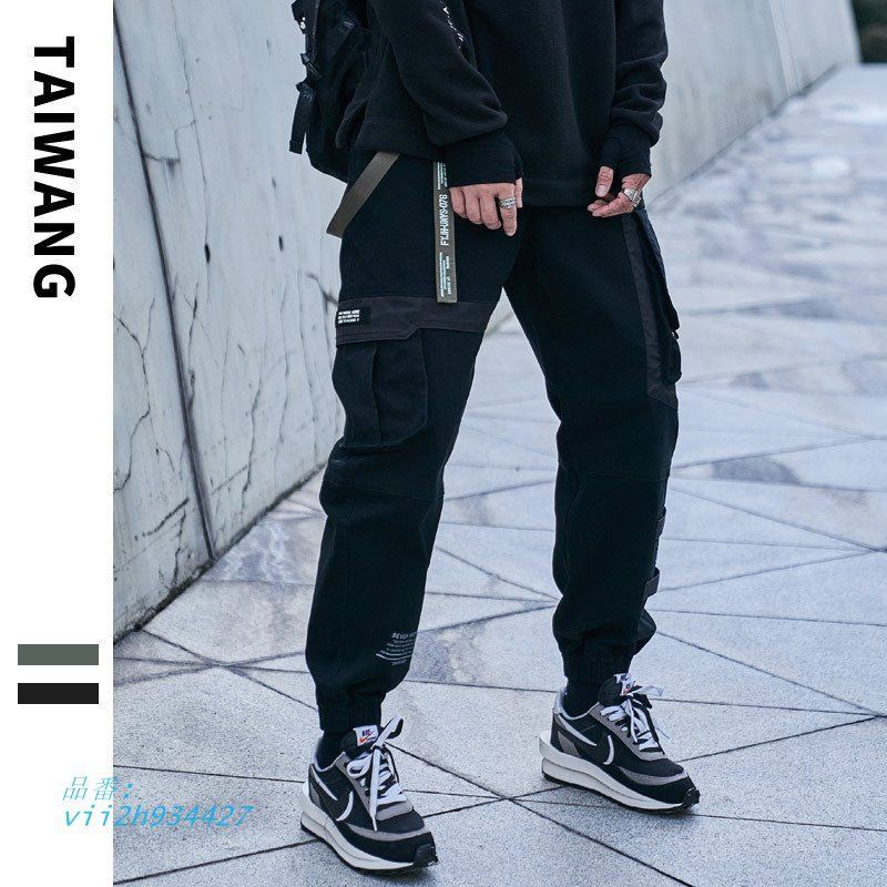 多ポケット付きのウェストゴム仕様カーゴパンツ メンズ 機能性 ストレッチ イージーパンツ 足首絞り 秋冬 カッコイイ 美脚 カジュアル お兄系作業 ストリート系  vii2h934427