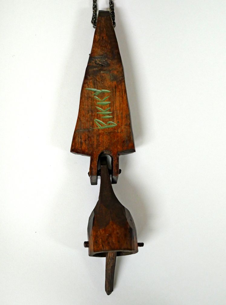 砂澤 ビッキ「樹鈴ペンダント二連（約13.7cm）」木彫作品 世界的彫刻家