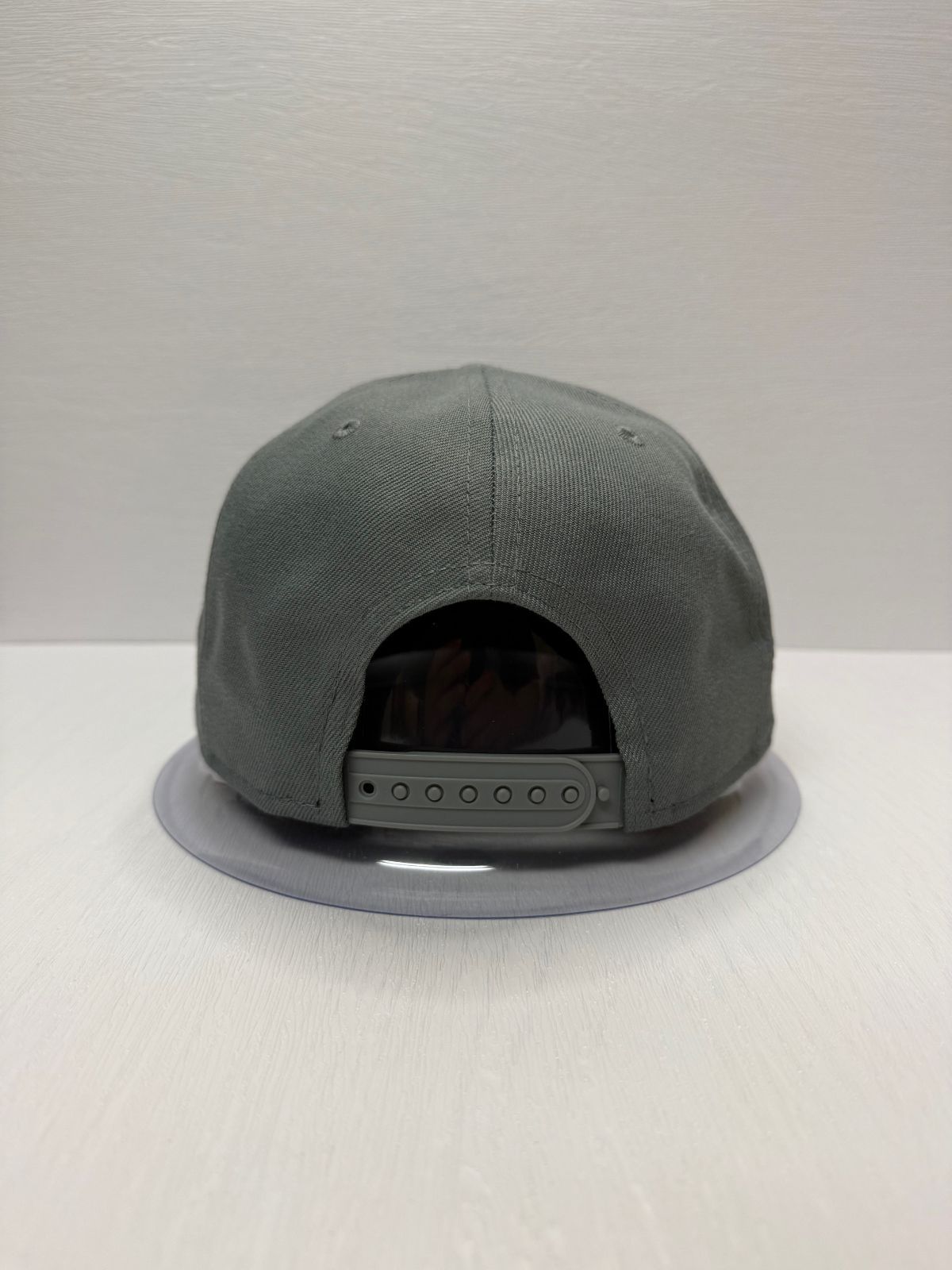 スナップバックキャップ グレー