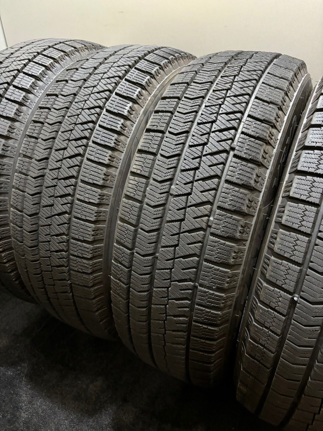 195/65R15 BRIDGESTONE/VRX2 23年製 スタッドレス 4本 ブリヂストン ブリザック ノア ヴォクシー プリウス (3-G322)