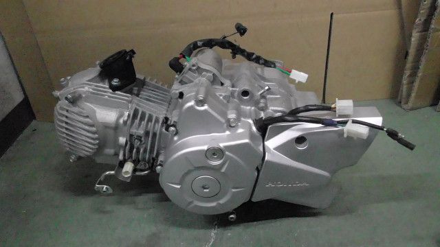 カブ50　AA04-1100xxx　の　エンジン:#1738809472