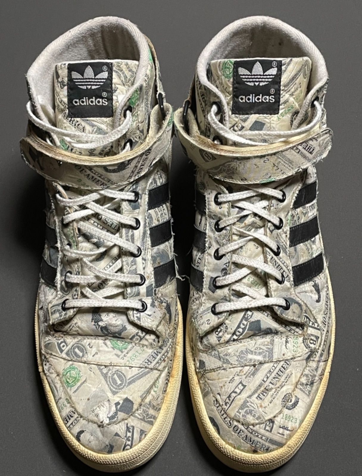 激レア JEREMY SCOTT× ADIDAS FORUMオリジナルスニーカー - メルカリ