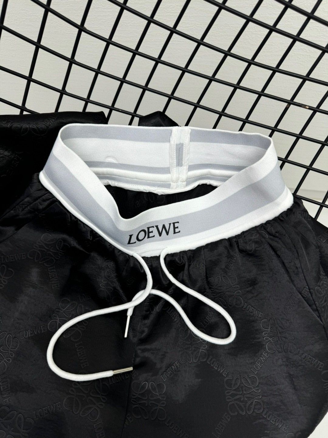 LOEWEロエベカジュアルパンツ