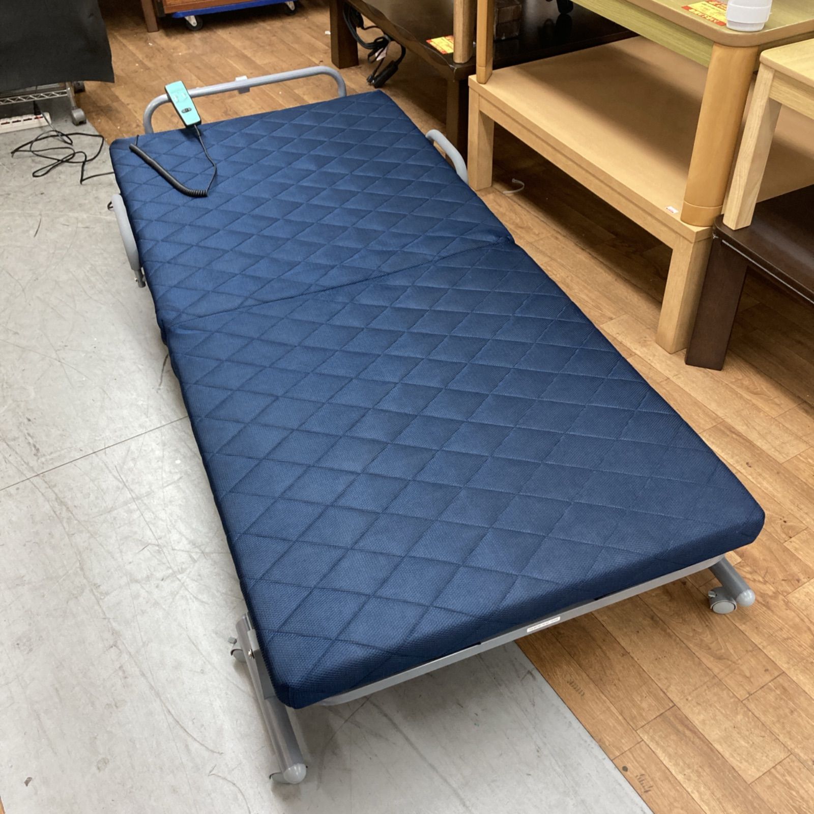 名古屋市近郊送料設置無料 S144 VITA ヴィータ 折りたたみ電動ベッド 無段階電動リクライニング 幅91cm