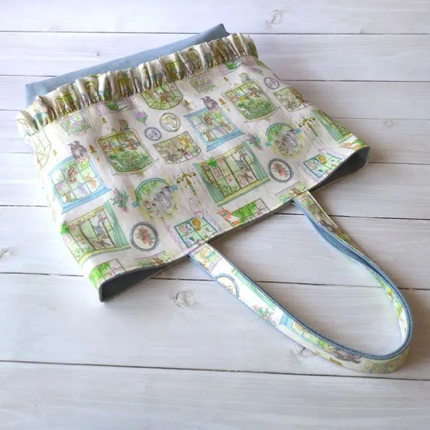 ユキエモン☆フリル付きお散歩トートバッグ（大きめ・ムービースタジオ  