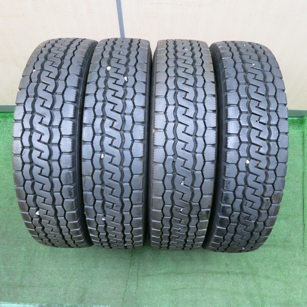 送料無料* バリ溝！20年！9.5分☆トラック タイヤ 195/85R16 114/112N ブリヂストン エコピア M812 ミックス  オールシーズン 16インチ☆4071309NJスタ - メルカリ