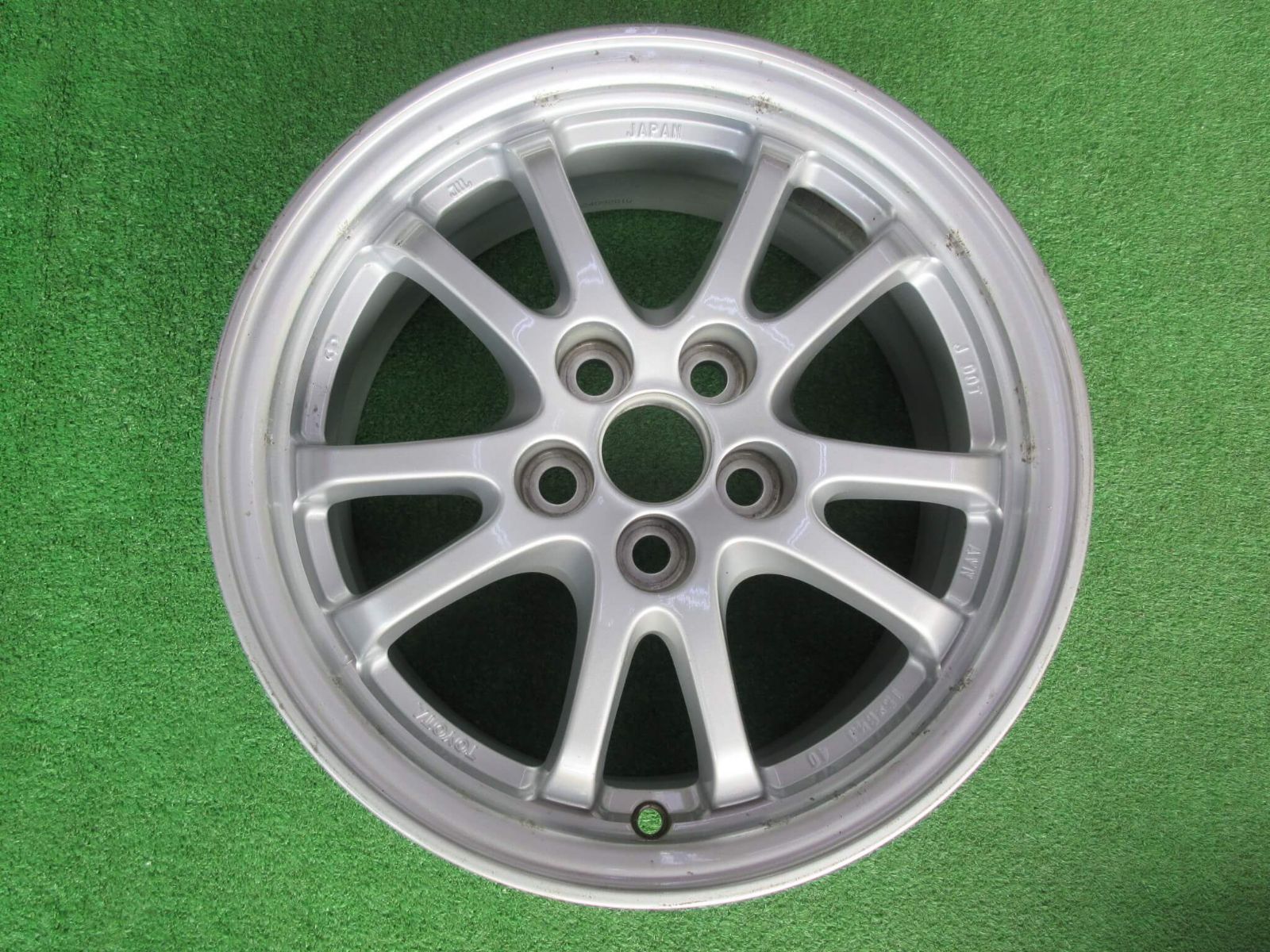 トヨタ 50系プリウス純正ホイール 6.5J-15 5H100 +40 トヨタ 50系プリウス純正ホイール 6.5J-15 5H100 +40