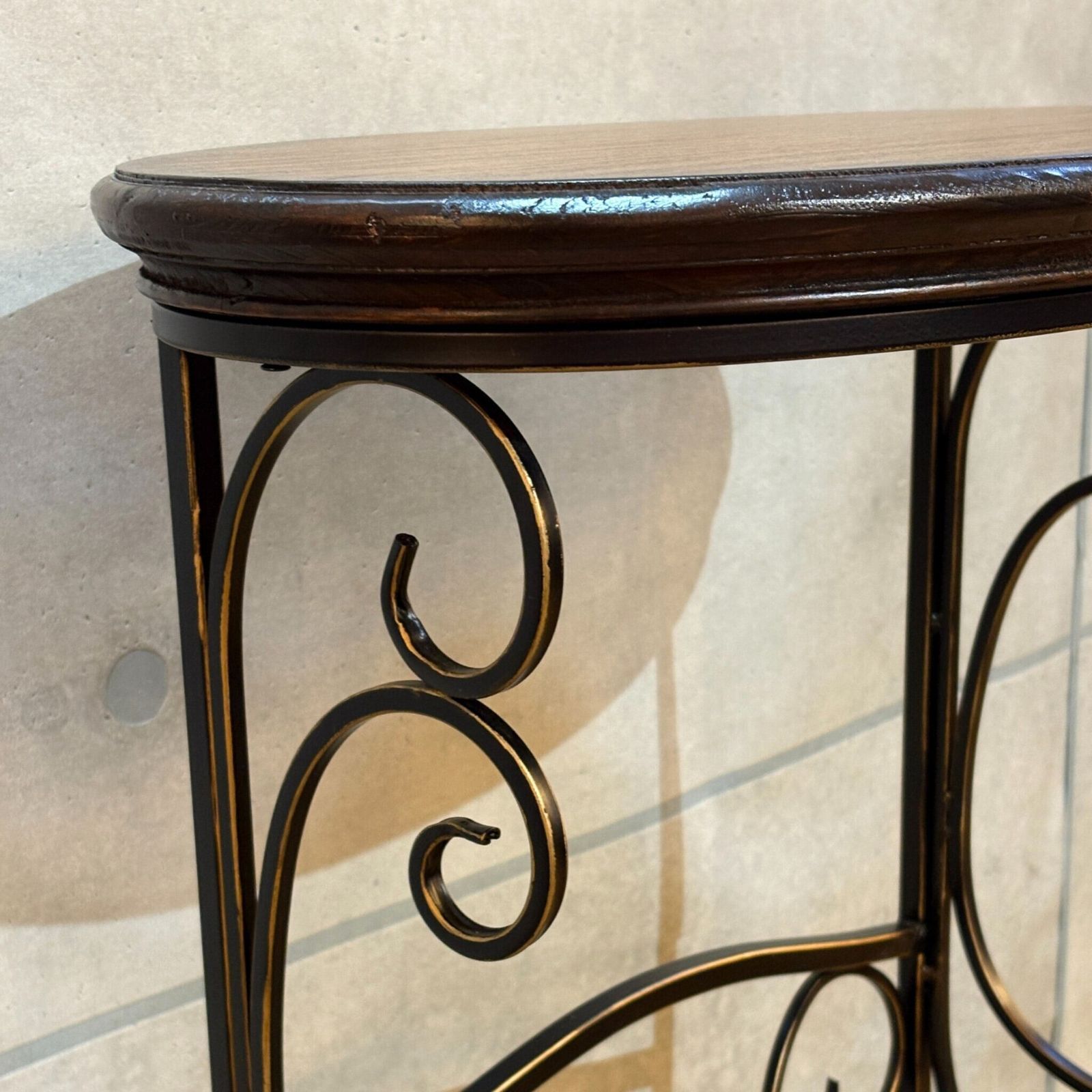 ヴィンテージ風の ARIVO