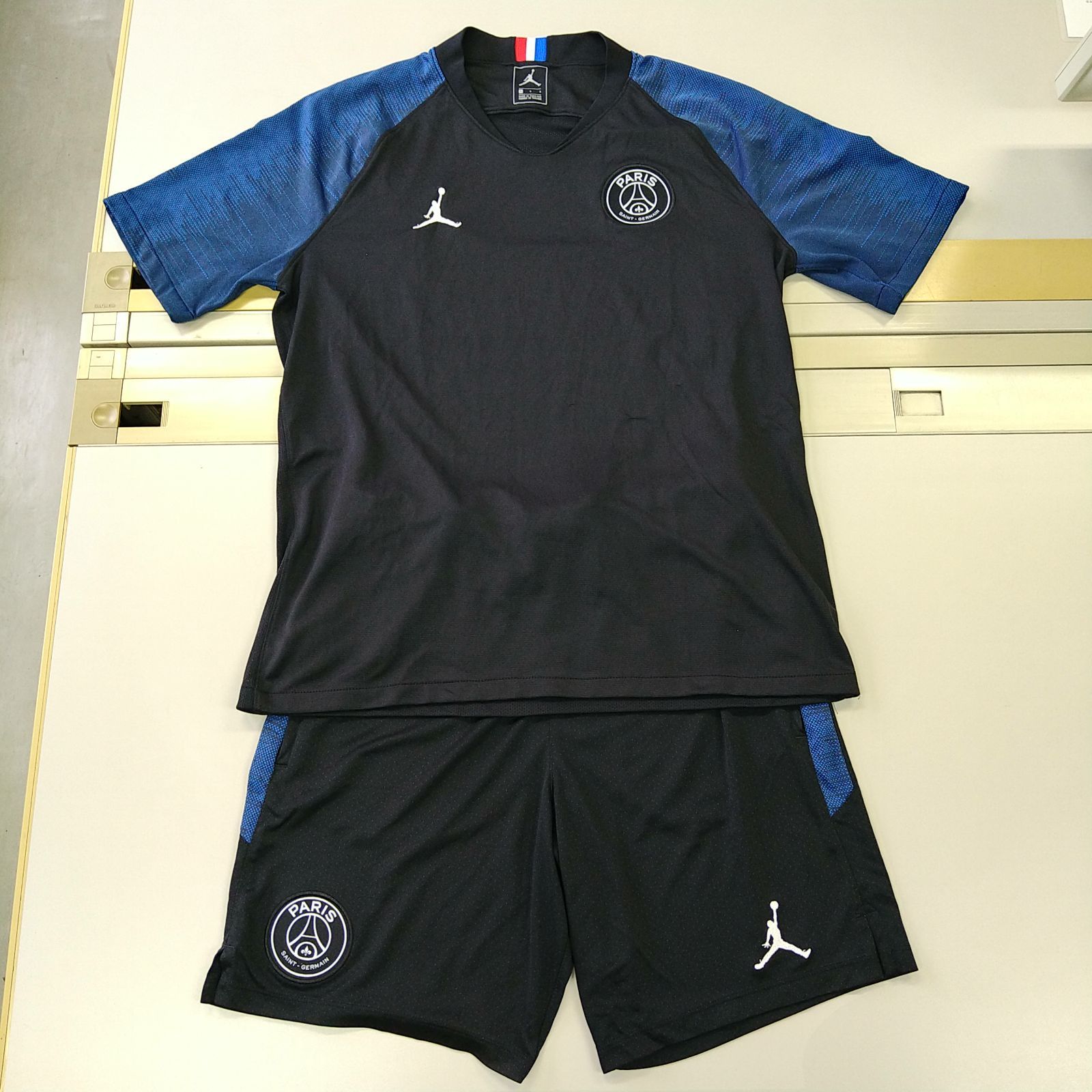 ナイキ パリサンジェルマン 上下セット Mサイズ Nike PSG パリサンジェルマン ジョーダン セットアップ (Nike