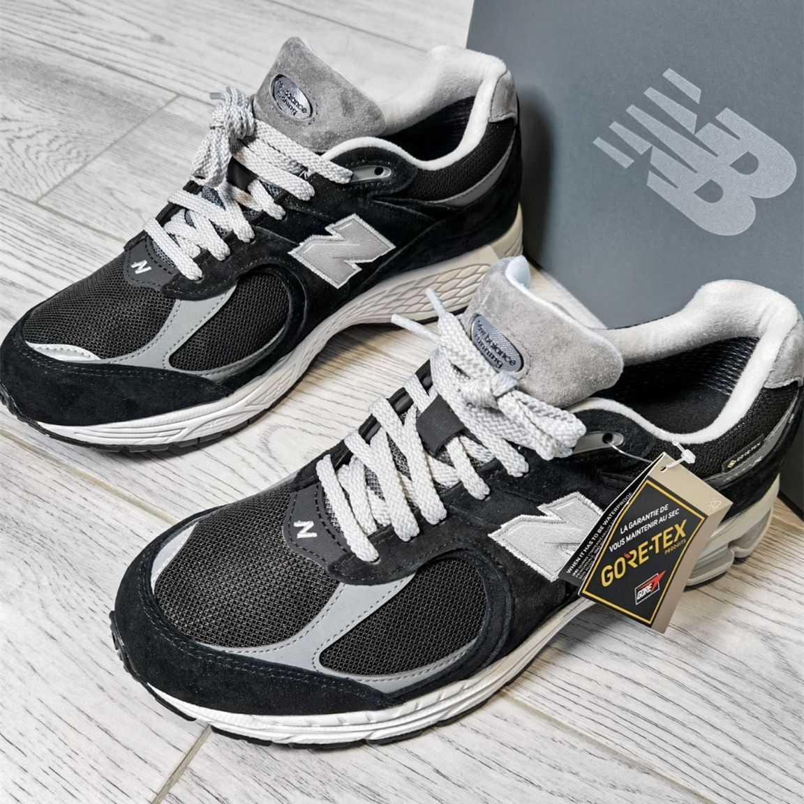 New balance M2002R GTX D スニーカー男女兼用 - メルカリ