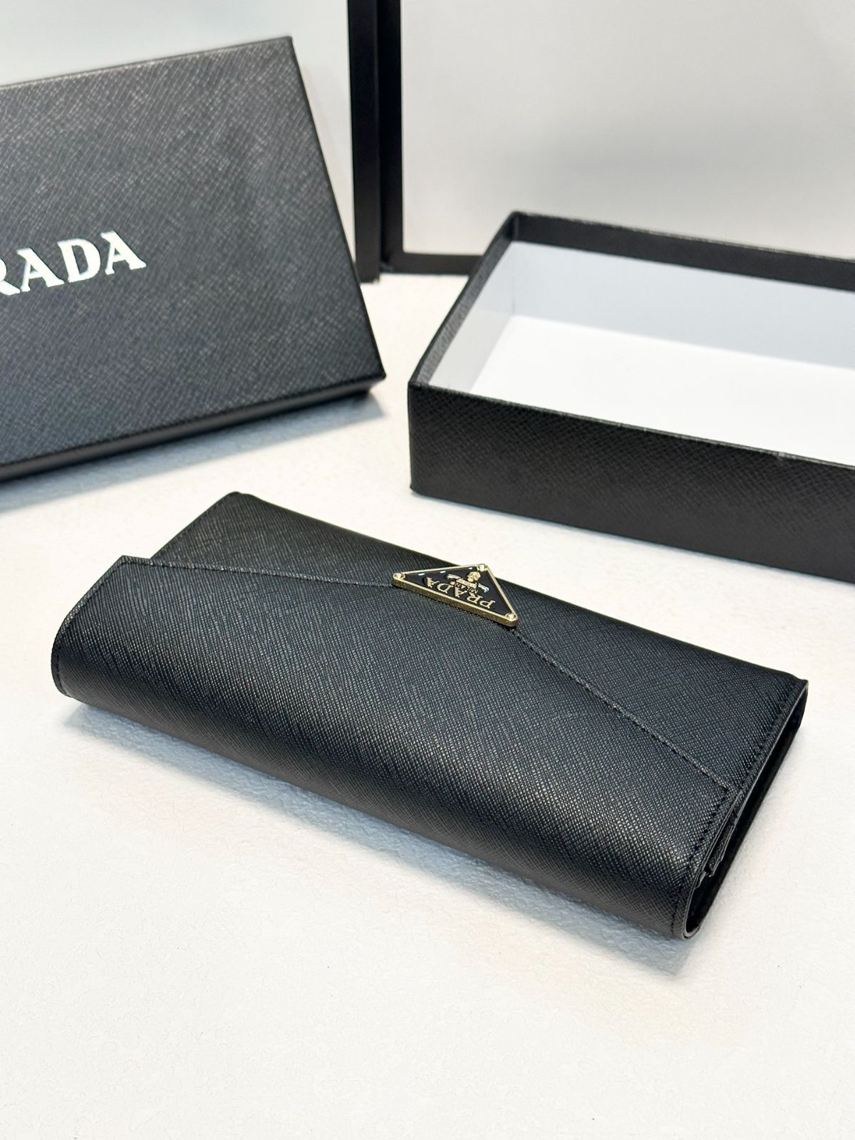今日 PRADA