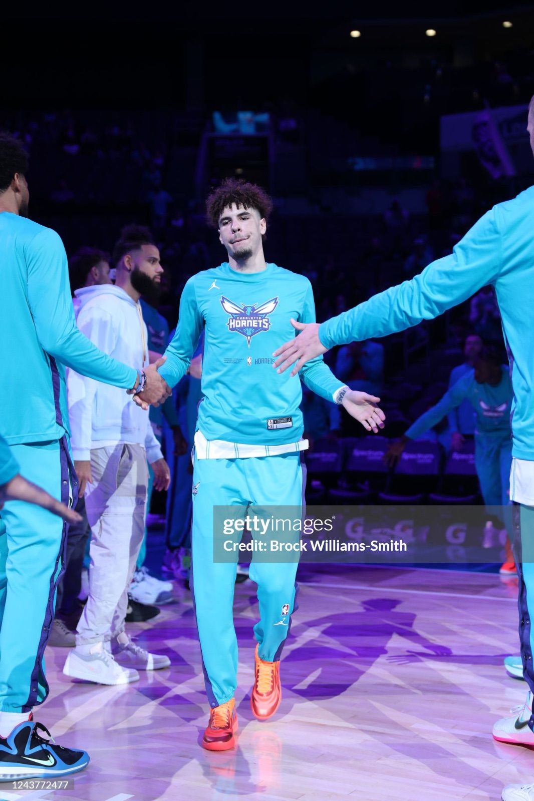 ナイキシャーロットホーネッツNIKE NBAウォームアップロングスリーブ 
