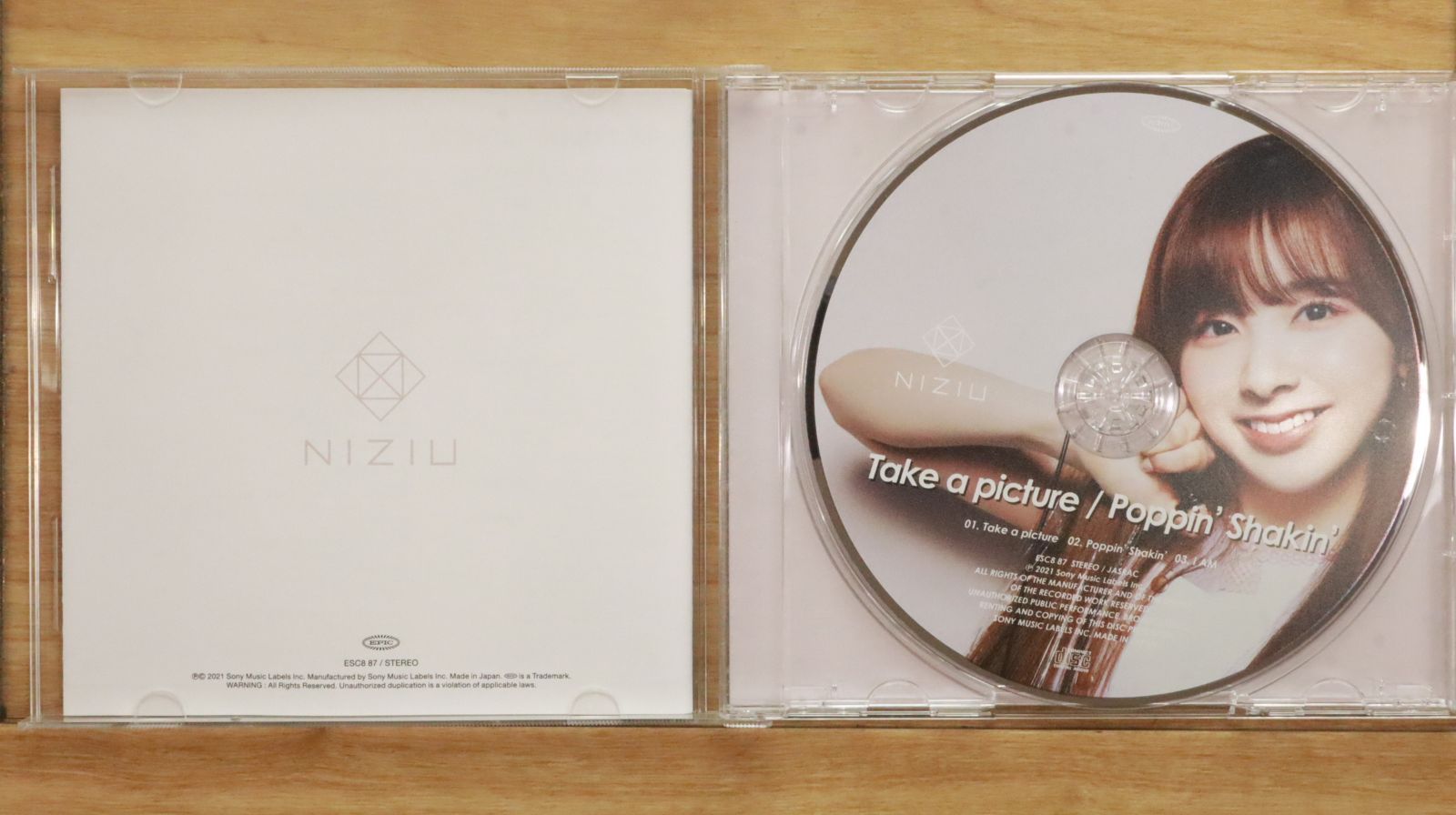 国内盤CD☆ニジュー/NiziU□ Take A Picture / Poppin' Shakin