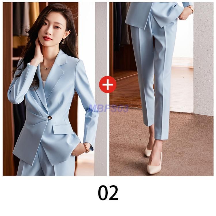 女性