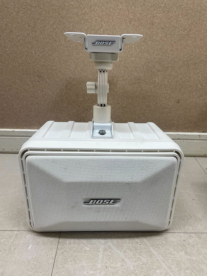 【最安値挑戦】 ボーズ BOSE スピーカー ホワイト金具付き ペア 天吊り 101MMW スピーカー・ウーファー