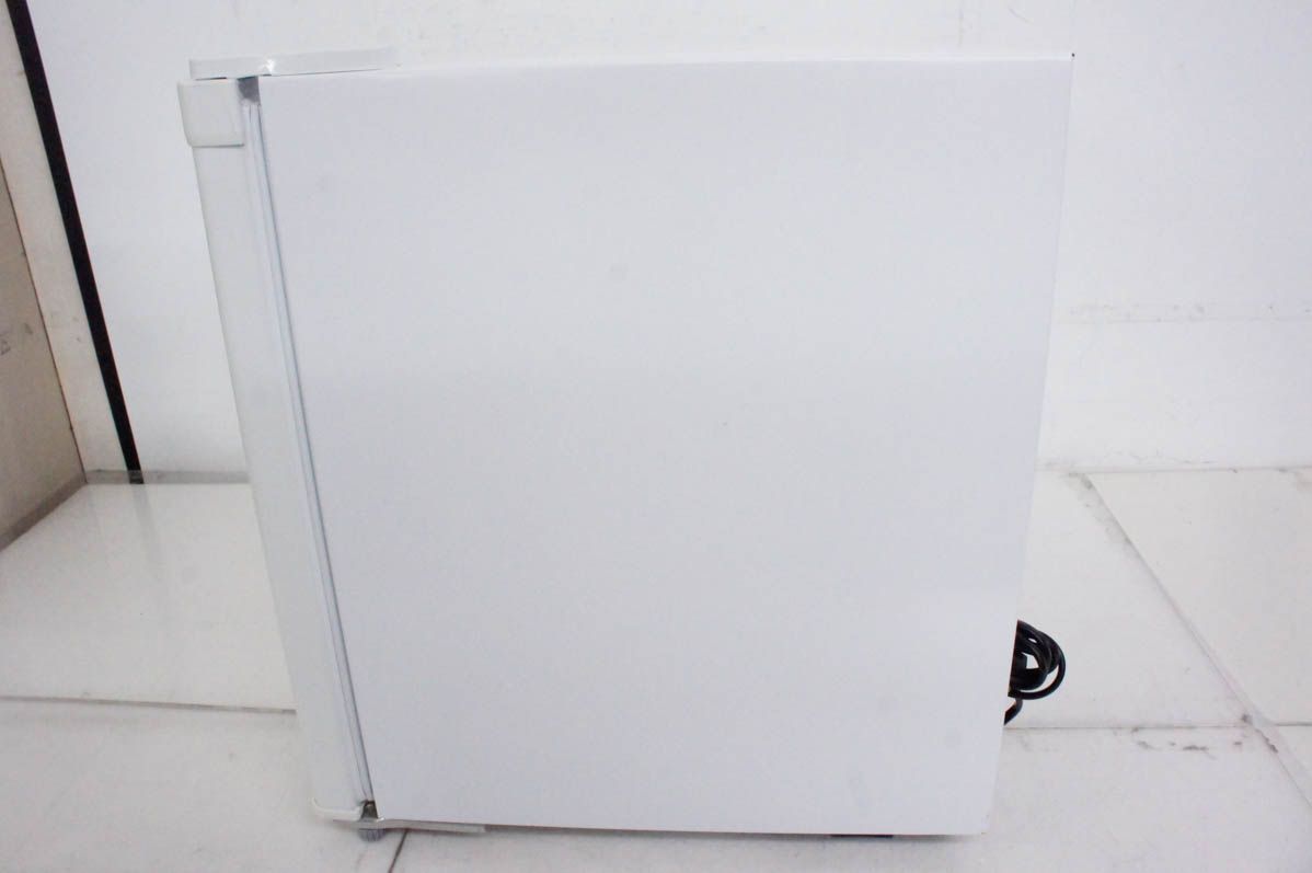 中古】ヤマダ電機YAMADA ノンフロン電気冷蔵庫 YRZ-C05B1 45L 右