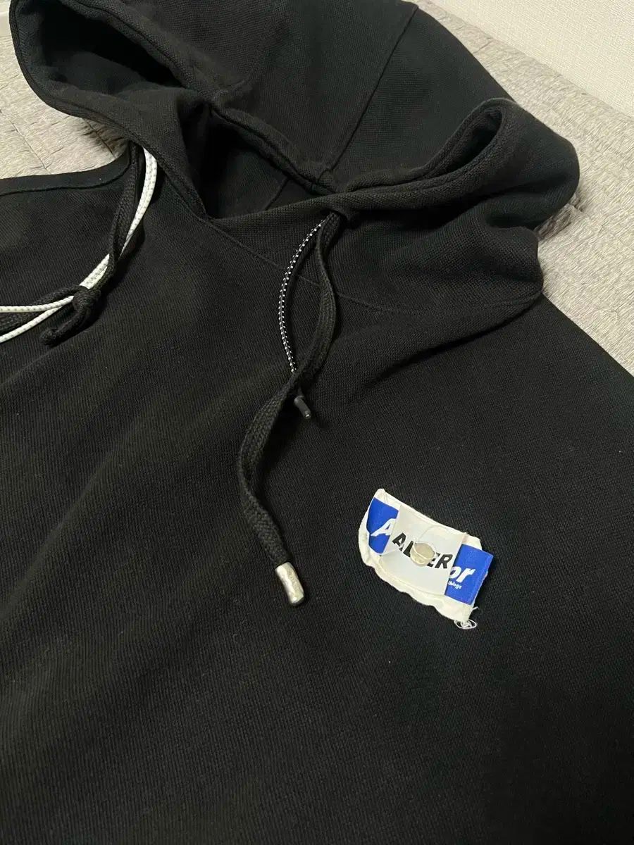 ADER ERROR ブラック WHO フーディー Tシャツ