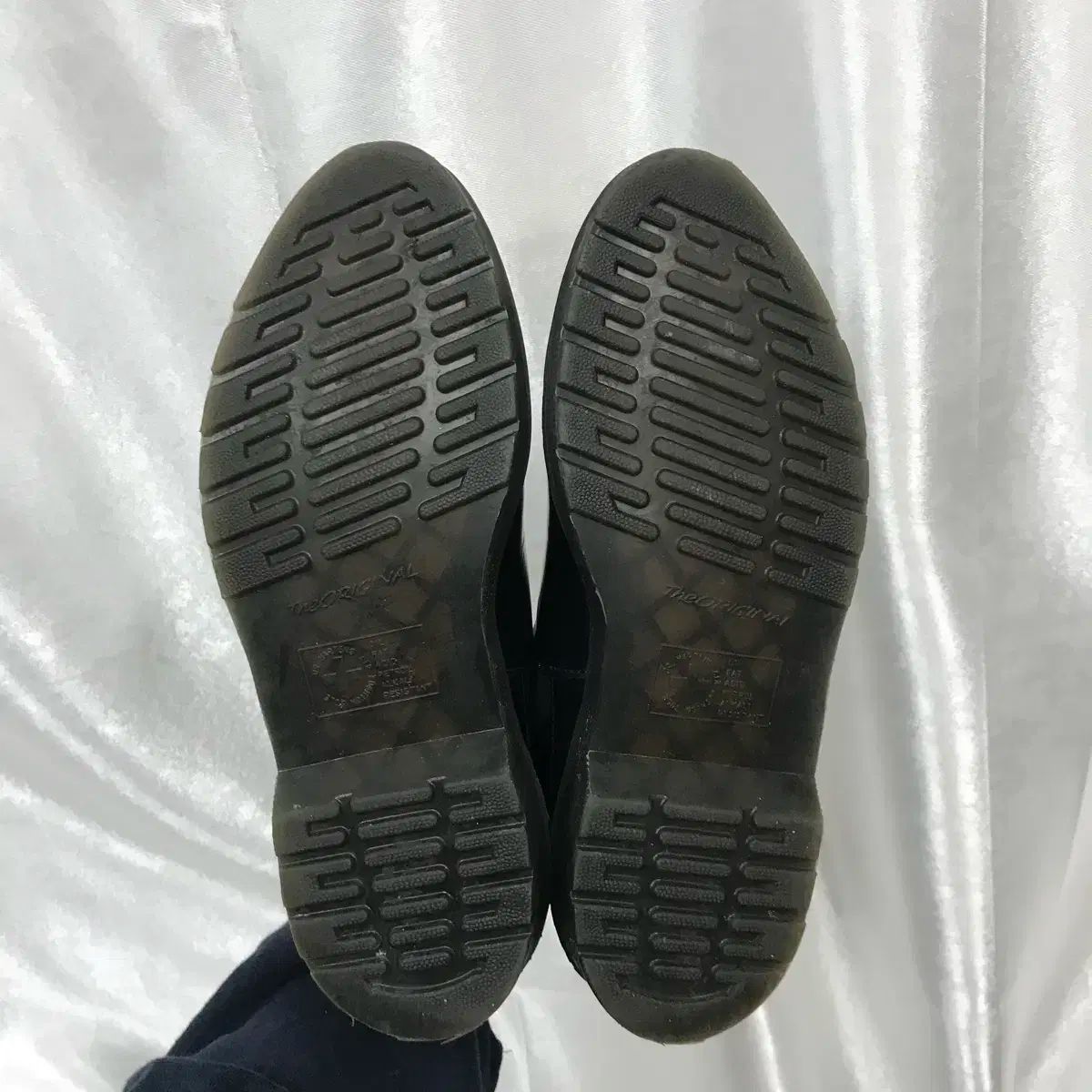 DR. MARTENS